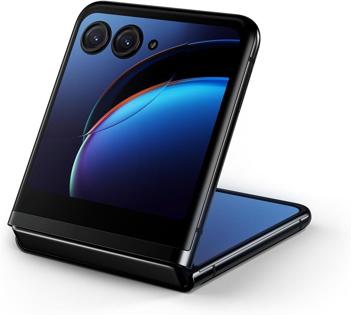 Exploring the ‍Motorola razr+‌ 2023: Our Flip Phone Experience