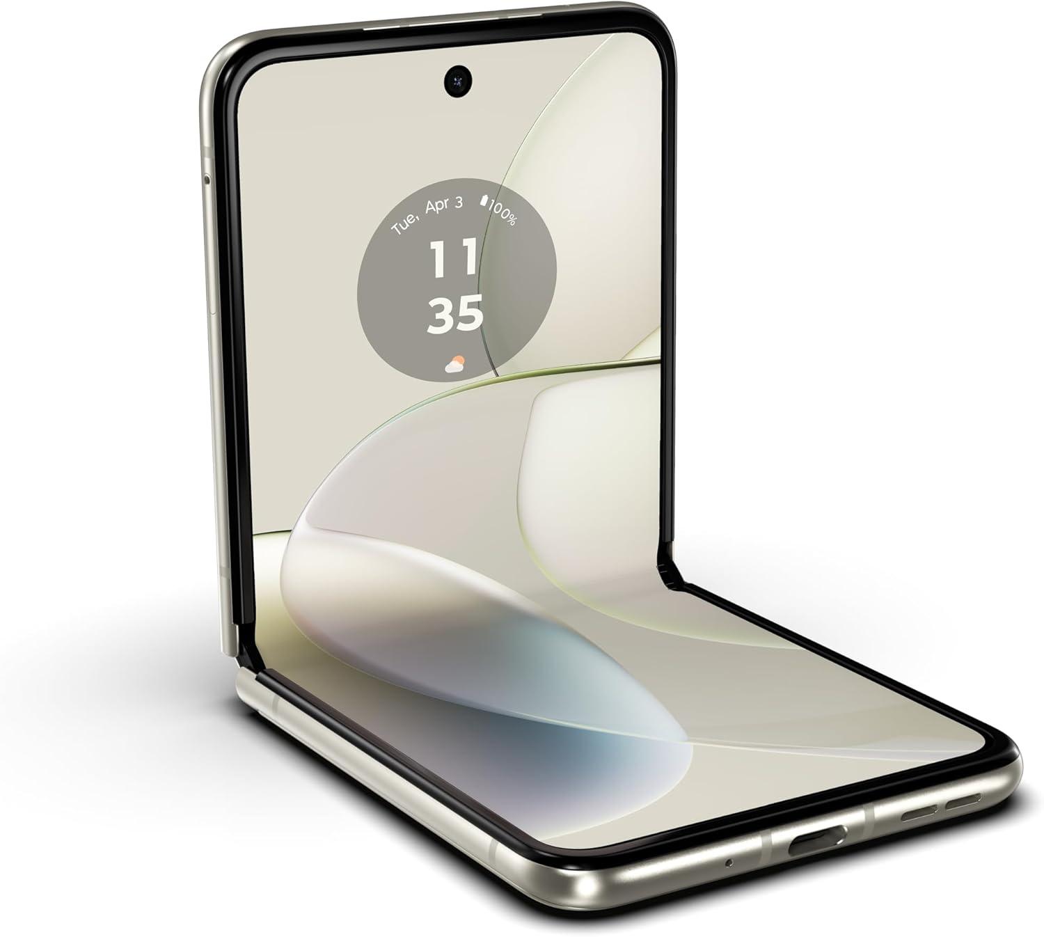 Why We’re Impressed by the ‍Motorola Razr 2023 Flip Design
